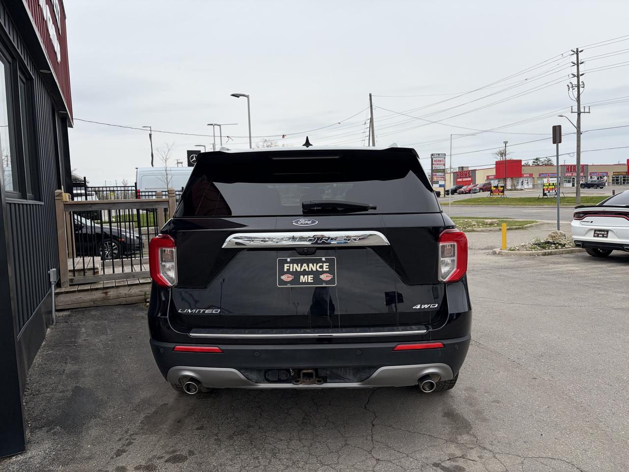 2021 Ford Explorer LIMITED Photo3