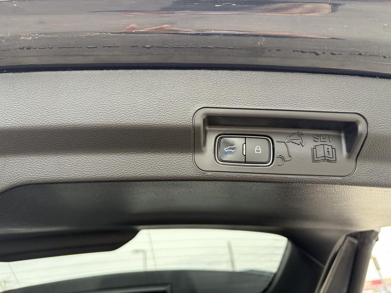 2021 Ford Explorer LIMITED Photo