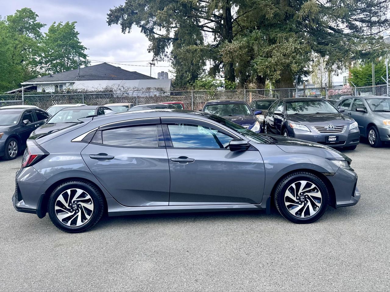 2017 Honda Civic FINANCING AVAILABLE Photo4