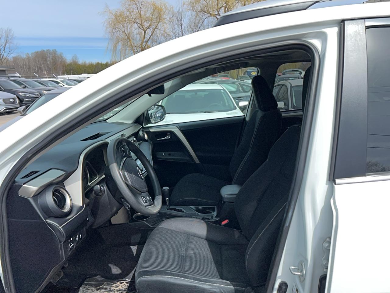 2015 Toyota RAV4 XLE Photo