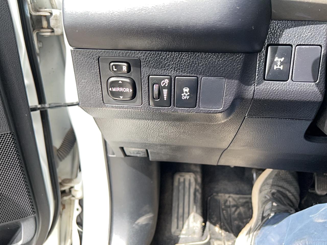 2015 Toyota RAV4 XLE Photo