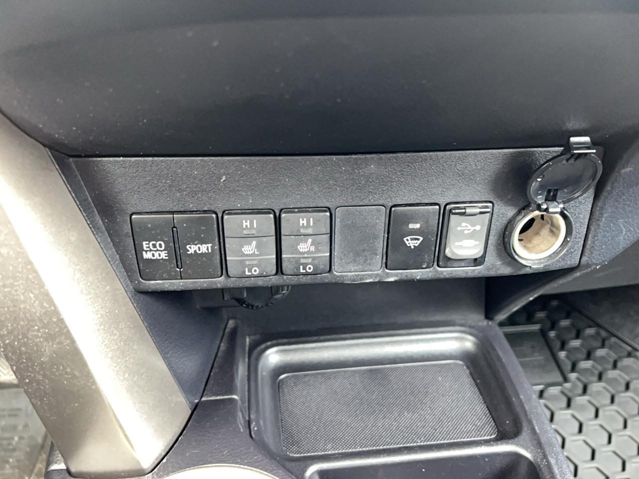 2015 Toyota RAV4 XLE Photo