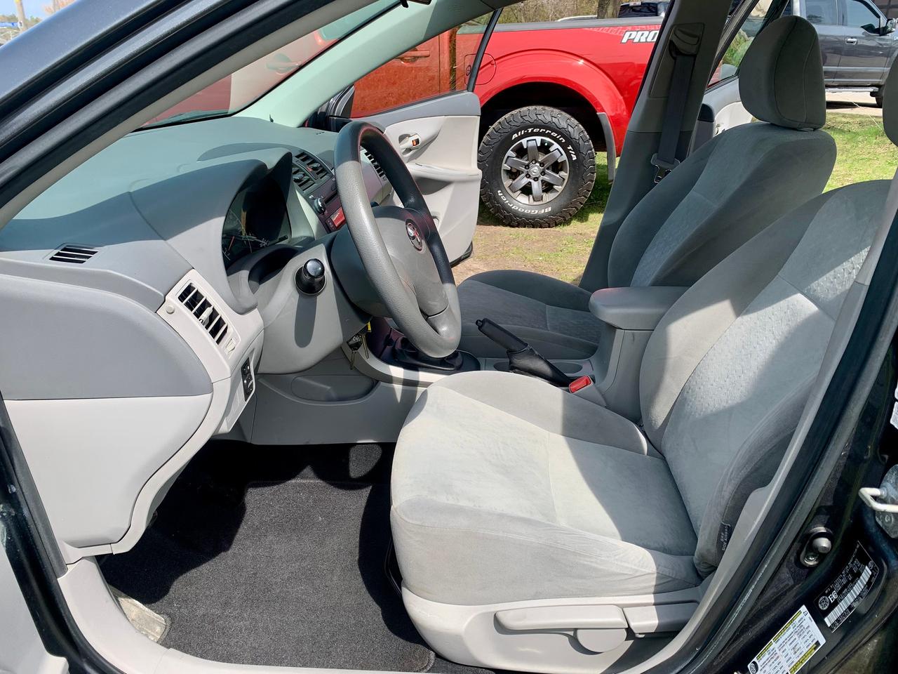 2010 Toyota Corolla CE Photo