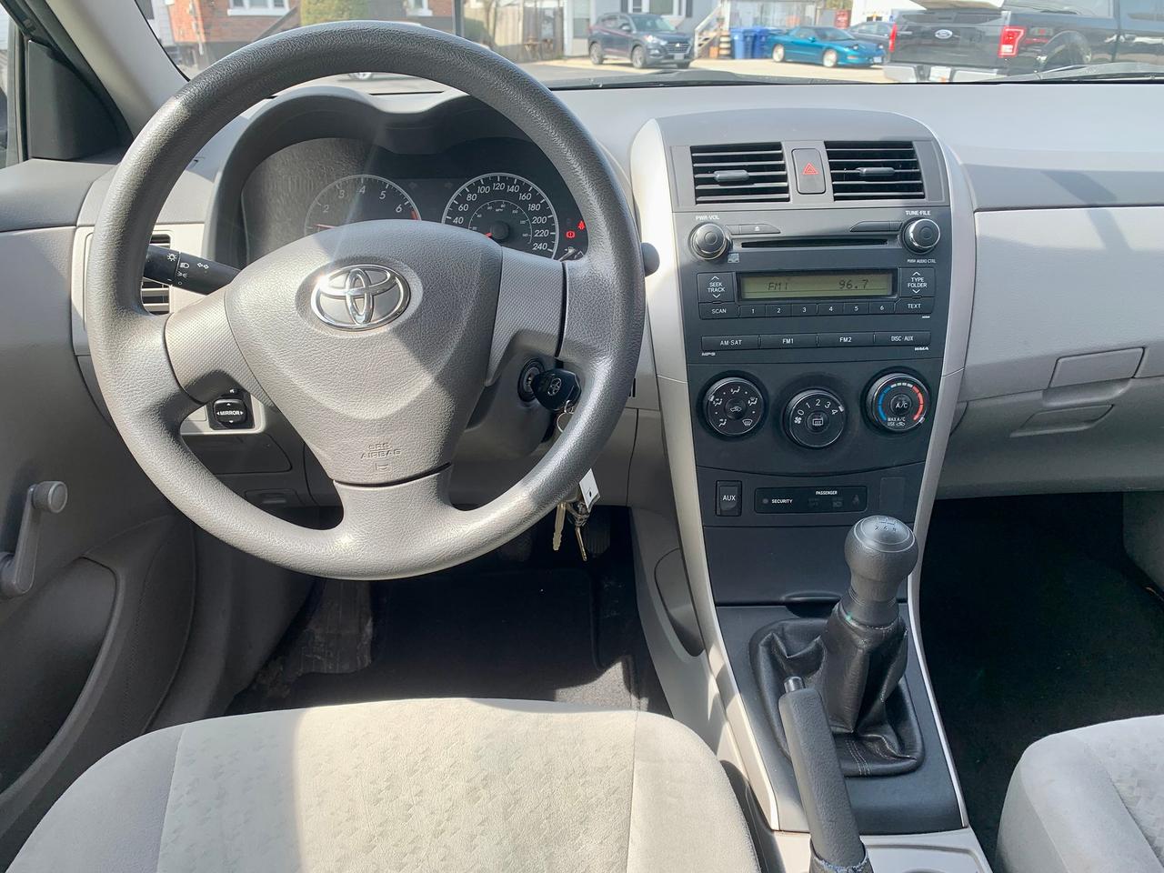 2010 Toyota Corolla CE Photo