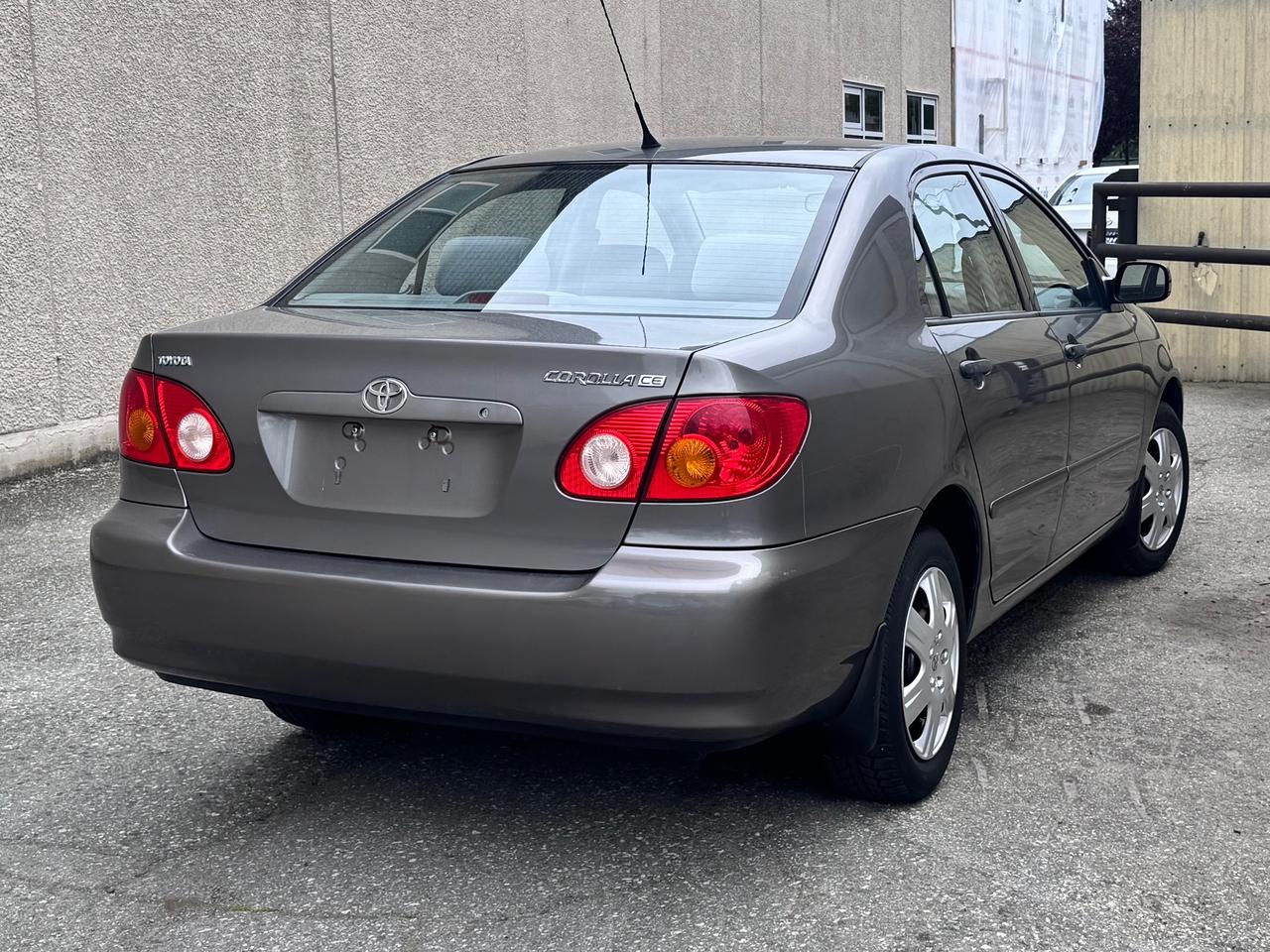 2004 Toyota Corolla FINANCING AVAILABLE Photo5