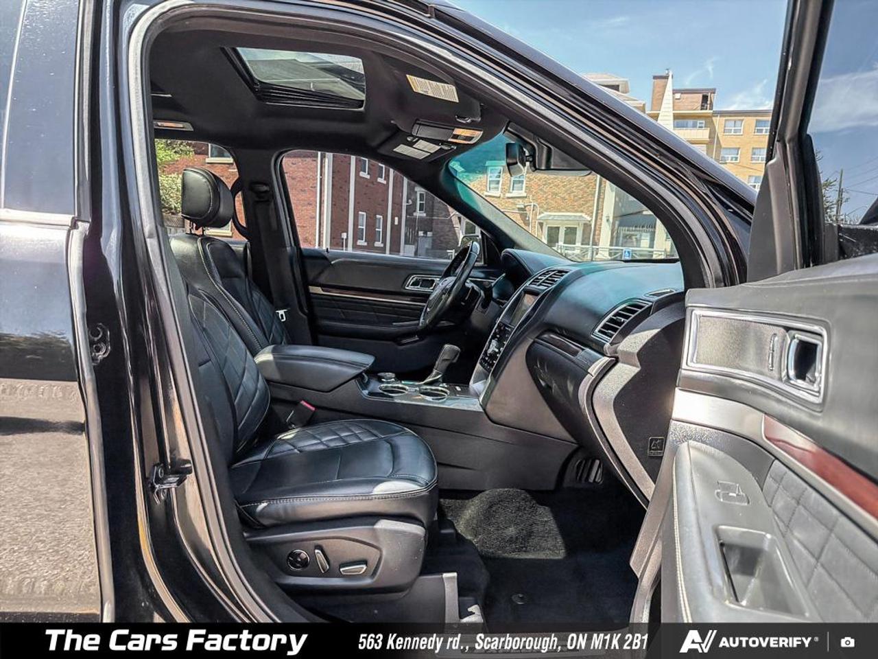 2017 Ford Explorer PLATINUM 4WD 3.5L EcoBoost V6 Exceptionally Clean! Photo