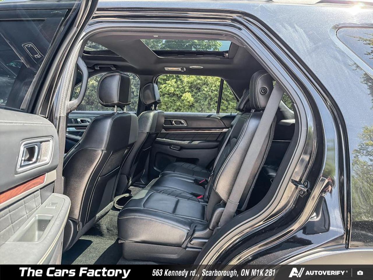 2017 Ford Explorer PLATINUM 4WD 3.5L EcoBoost V6 Exceptionally Clean! Photo
