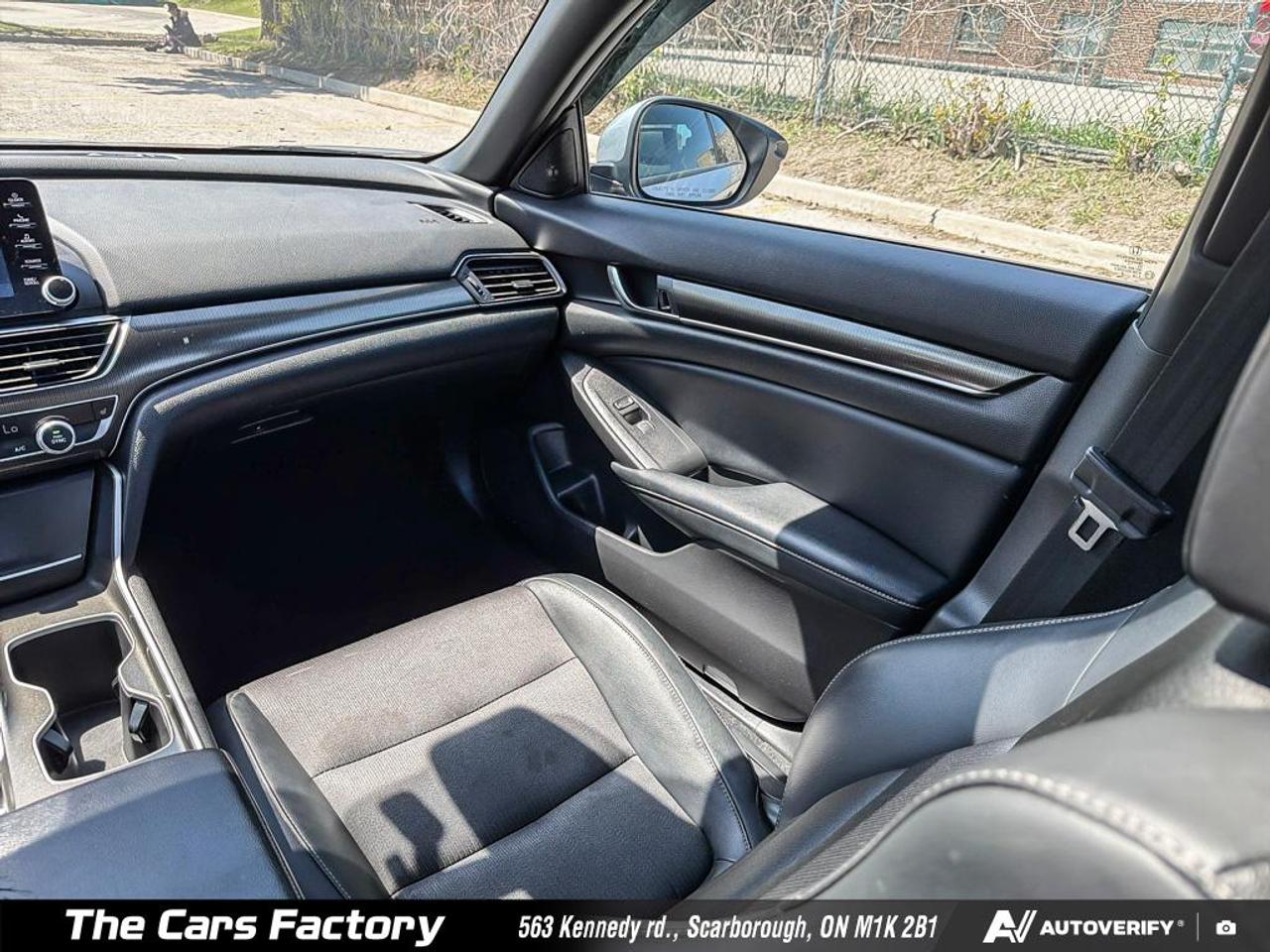 2018 Honda Accord Sport Leather / Camera / Apple Carplay! Photo
