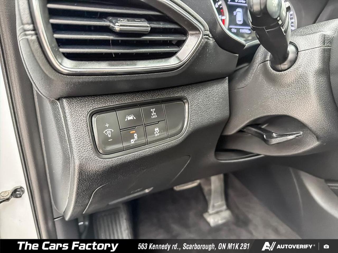 2020 Hyundai Santa Fe 2.4L Preferred AWD w/Sun/Leather Package Photo