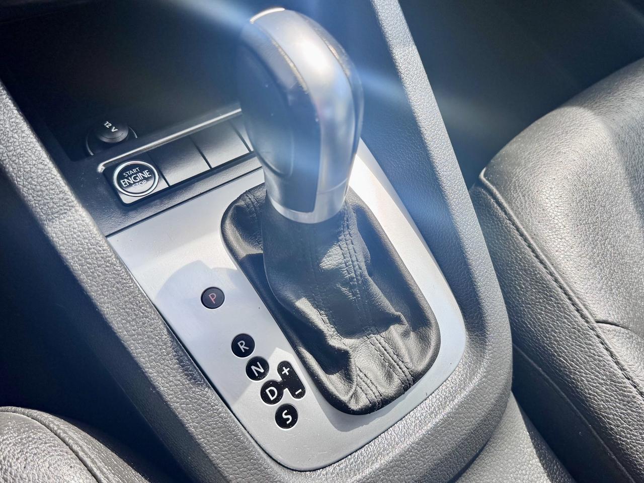 2011 Volkswagen Jetta FINANCING AVAILABLE Photo12