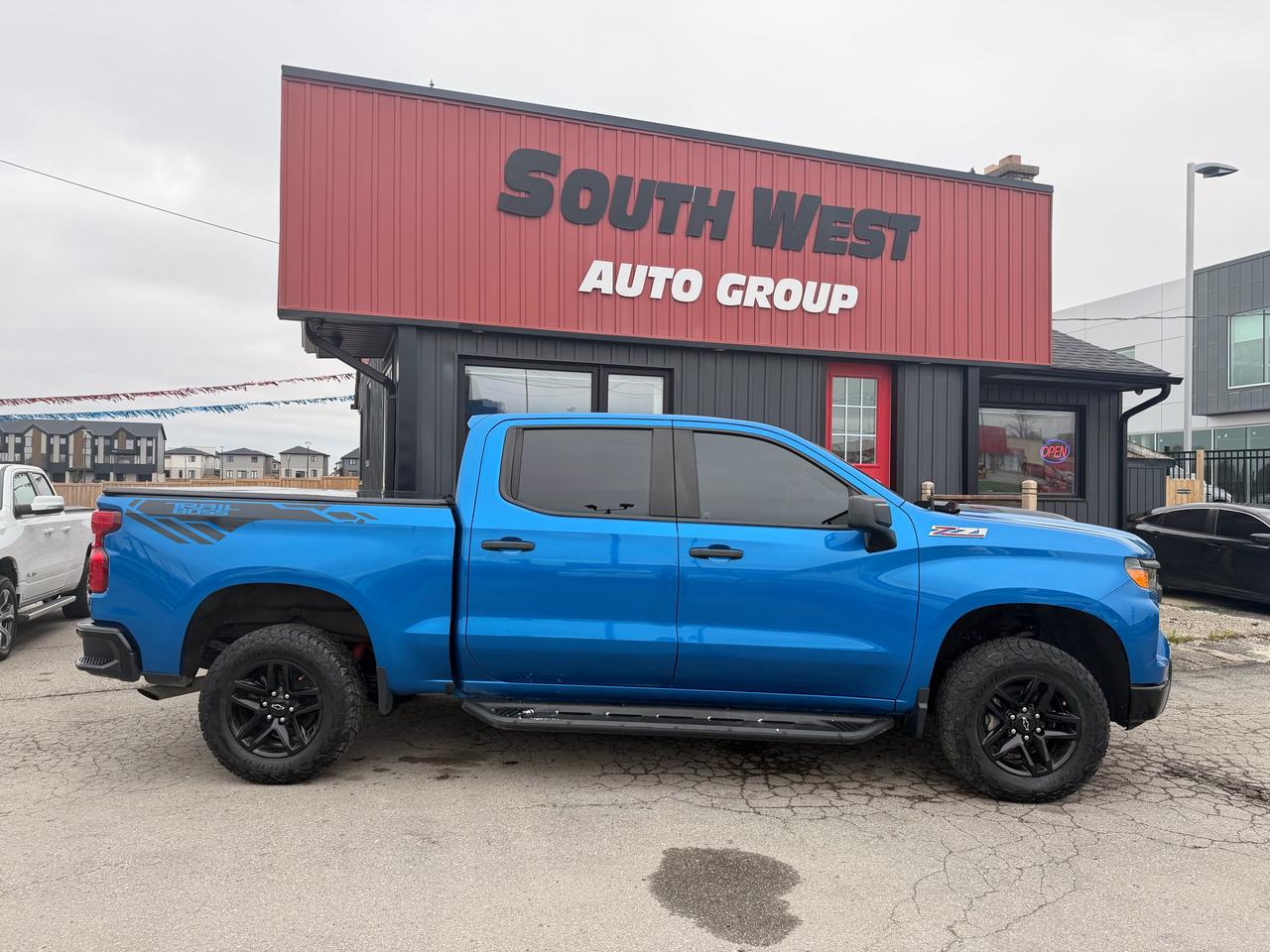 2022 Chevrolet Silverado 1500 Custom Trail Boss Photo2