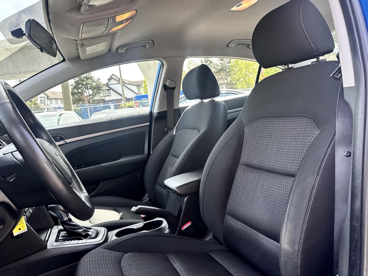 2017 Hyundai Elantra FINANCING AVAILABLE Photo9