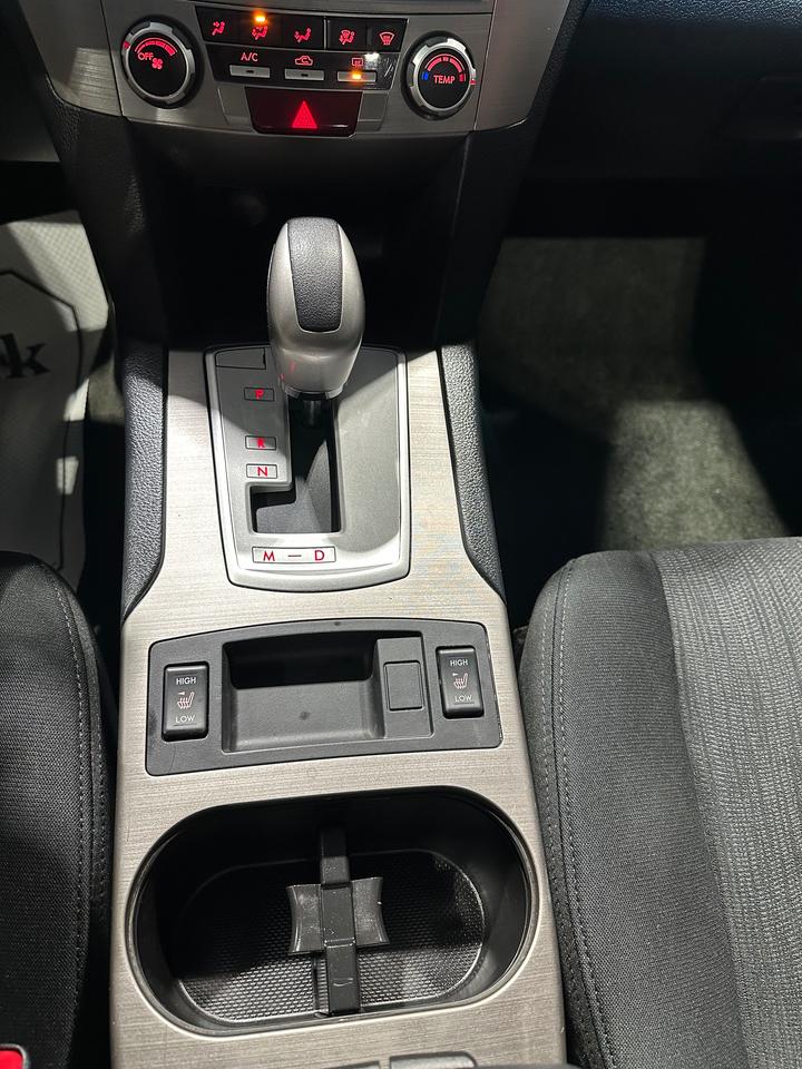 2014 Subaru Legacy 2.5i Premium Photo