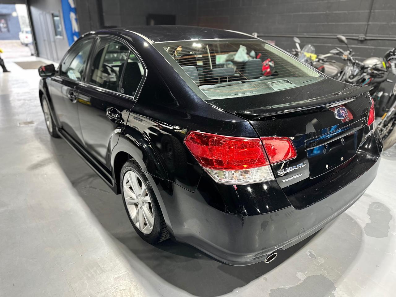 2014 Subaru Legacy 2.5i Premium Photo