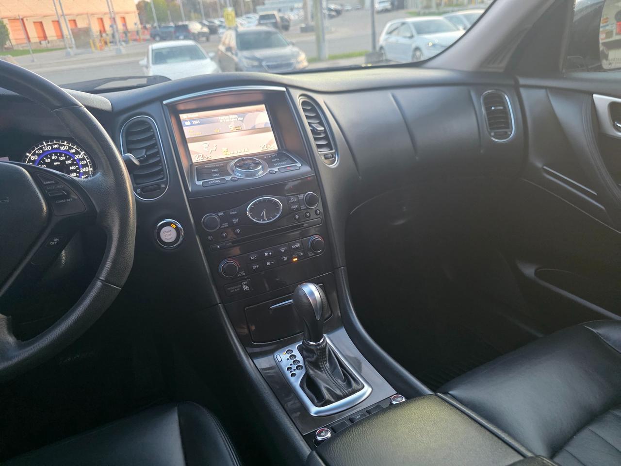 2017 Infiniti QX50 AWD | V6 3.7L | One Owner | Accident Free | Photo