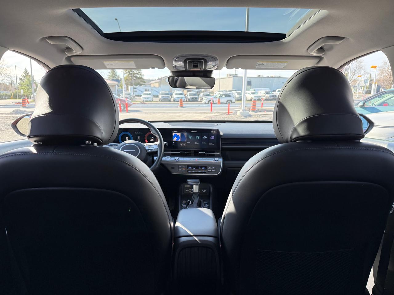 2024 Hyundai KONA 2.0L Preferred w/Trend Package Sunroof! Leather! AutoStart! Photo