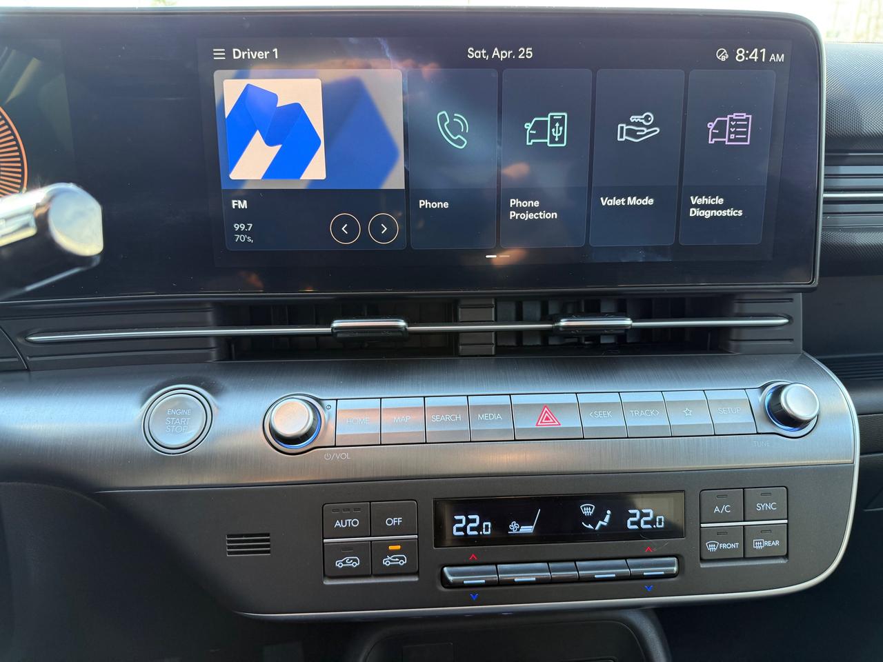 2024 Hyundai KONA 2.0L Preferred w/Trend Package Sunroof! Leather! AutoStart! Photo