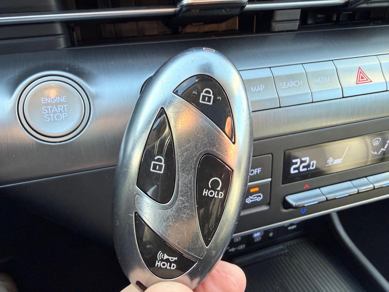 2024 Hyundai KONA 2.0L Preferred w/Trend Package Sunroof! Leather! AutoStart! Photo