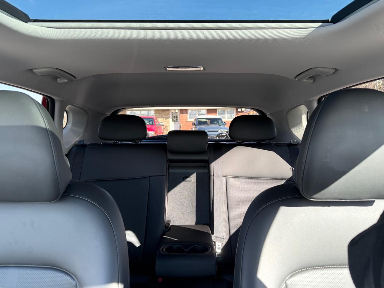 2024 Hyundai KONA 2.0L Preferred w/Trend Package Sunroof! Leather! AutoStart! Photo