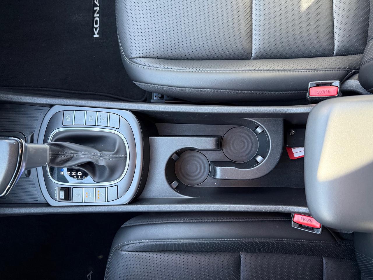 2024 Hyundai KONA 2.0L Preferred w/Trend Package Sunroof! Leather! AutoStart! Photo