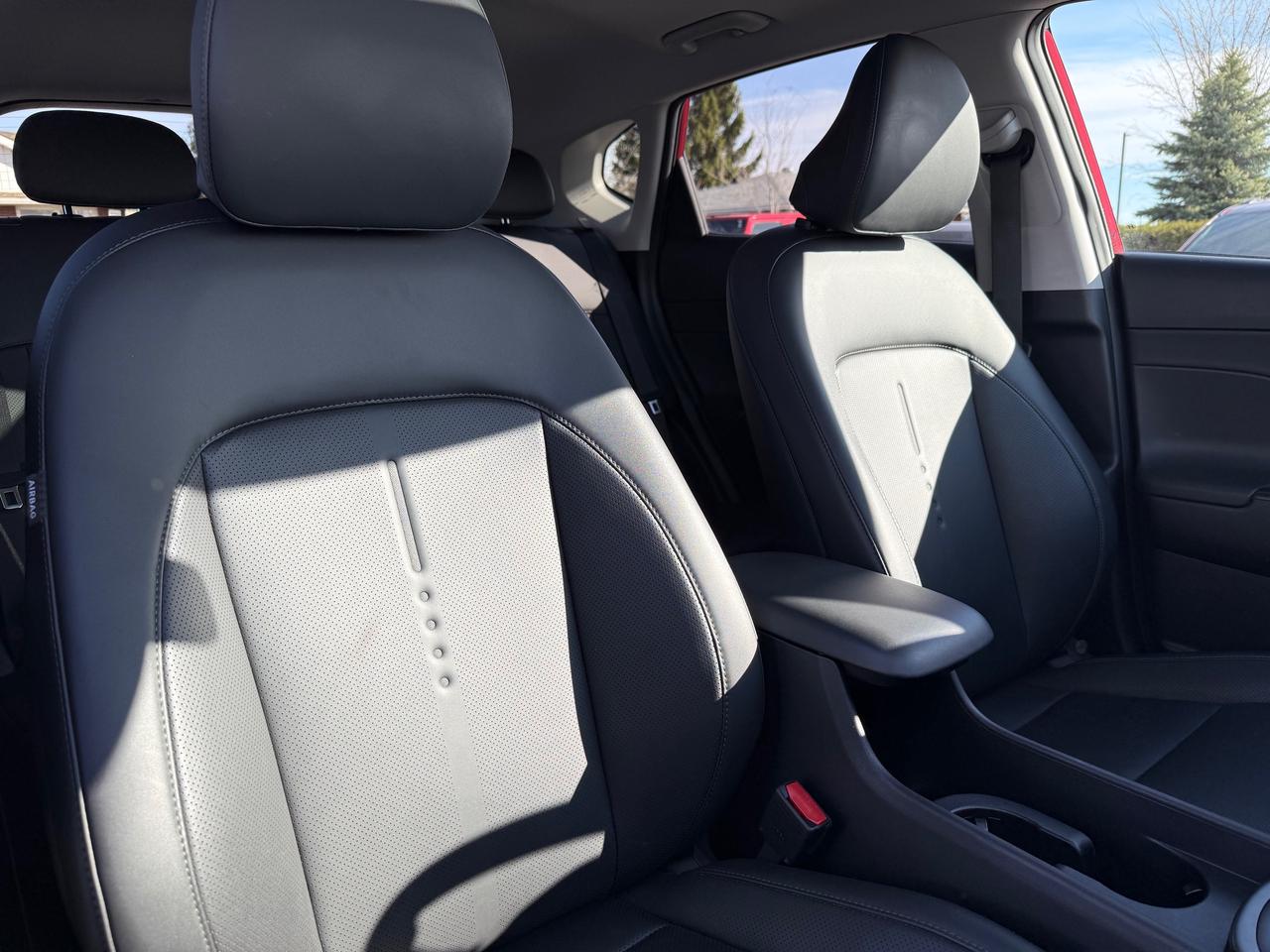 2024 Hyundai KONA 2.0L Preferred w/Trend Package Sunroof! Leather! AutoStart! Photo