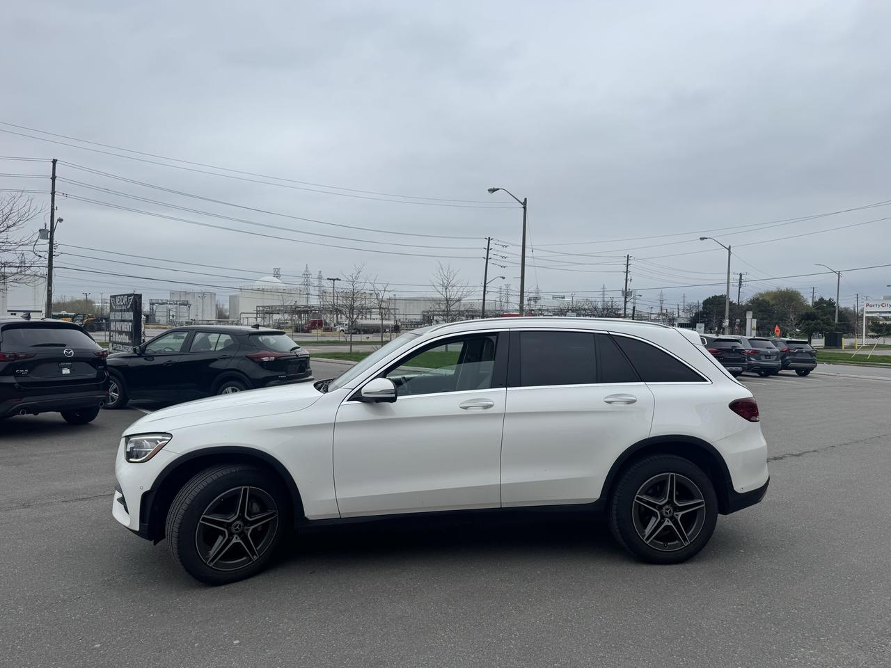 2020 Mercedes-Benz GLC-Class 300 AMG PKG 4MATIC LEATHER PAN/ROOF NAVI CAMERA Photo3