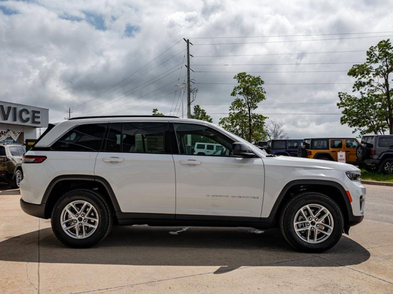 2026 Jeep Grand Cherokee Laredo X Photo