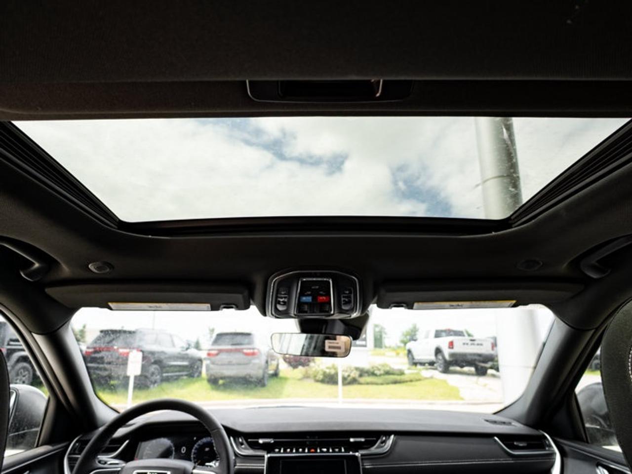 2026 Jeep Grand Cherokee Laredo X Photo