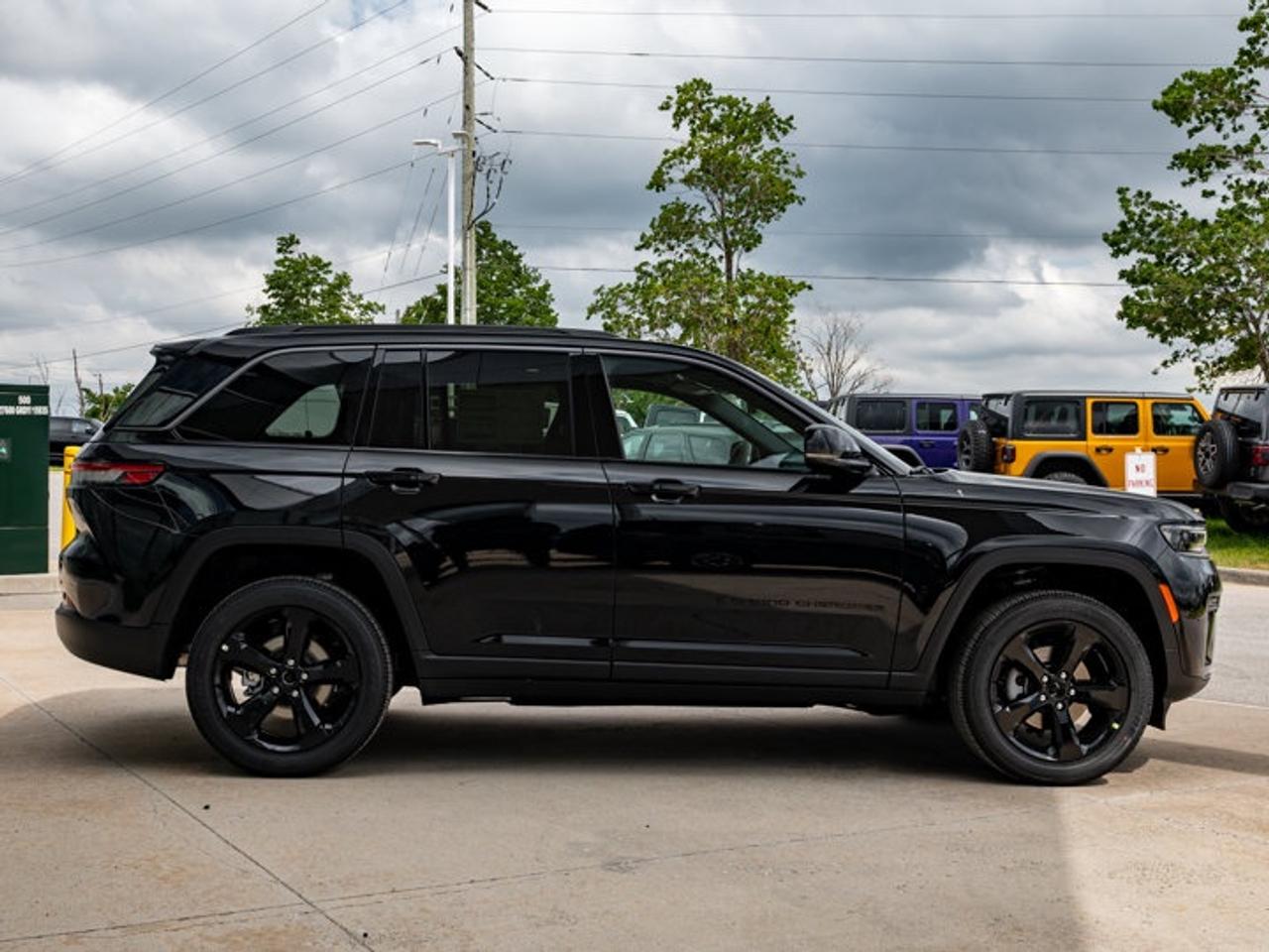 2026 Jeep Grand Cherokee Altitude Photo