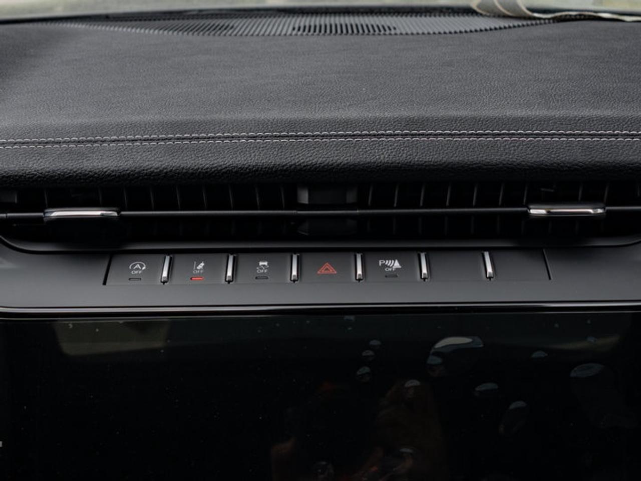 2026 Jeep Grand Cherokee Altitude Photo