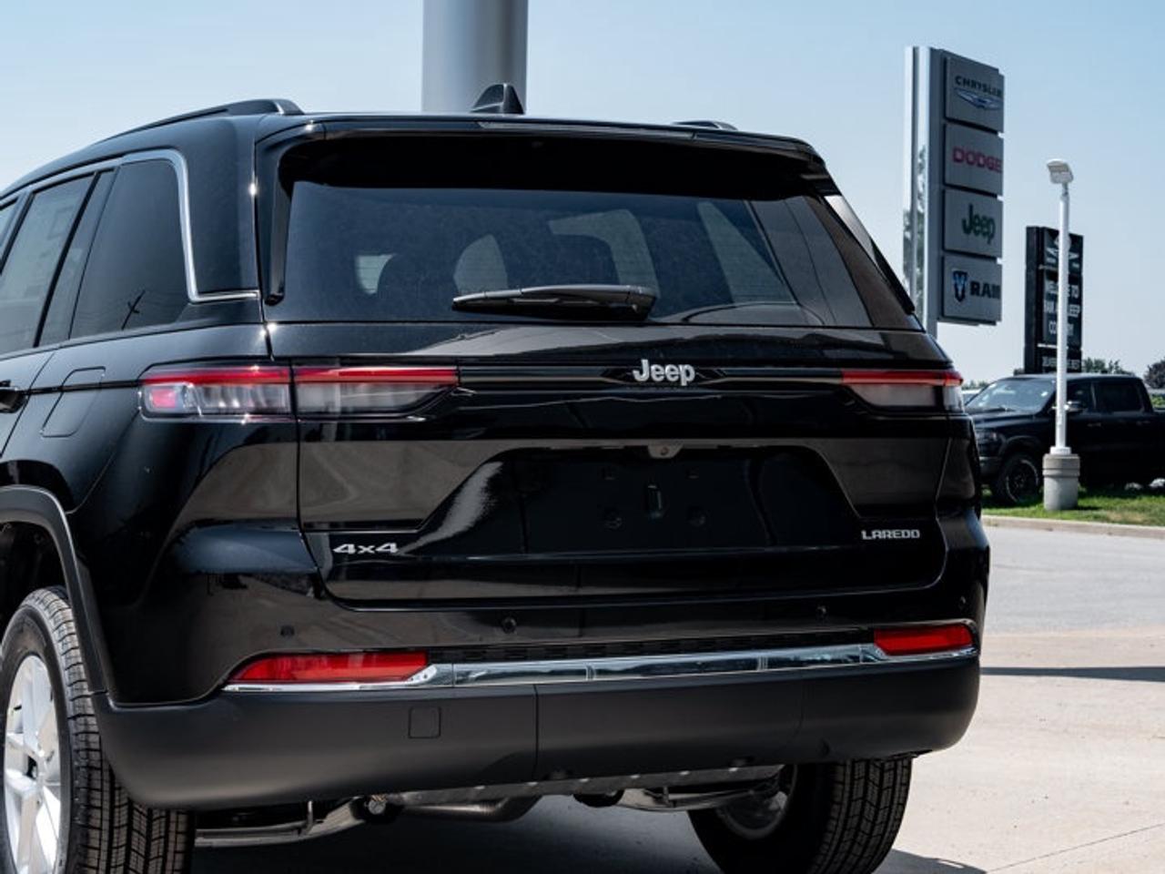 2026 Jeep Grand Cherokee Laredo X Photo