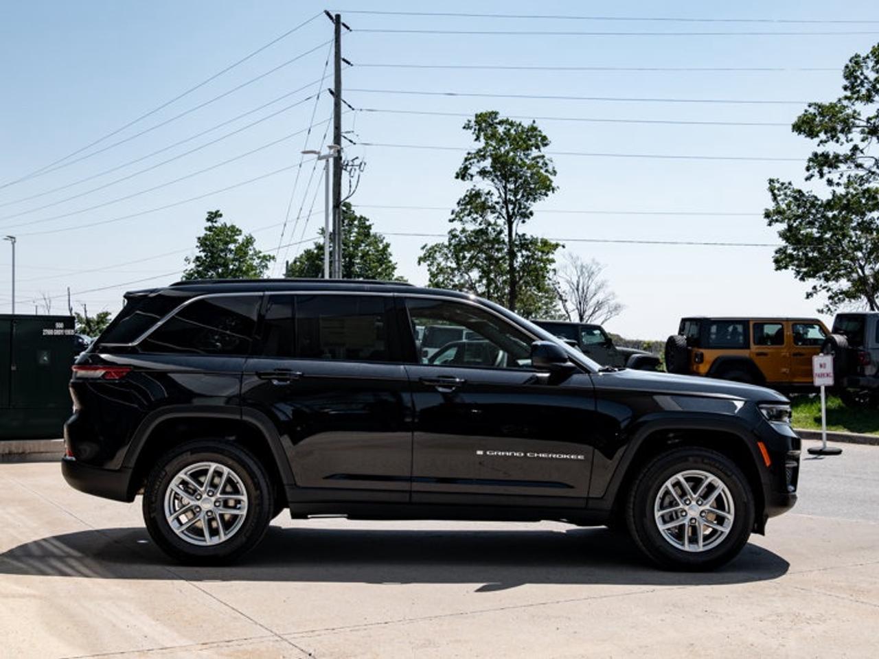 2026 Jeep Grand Cherokee Laredo X Photo