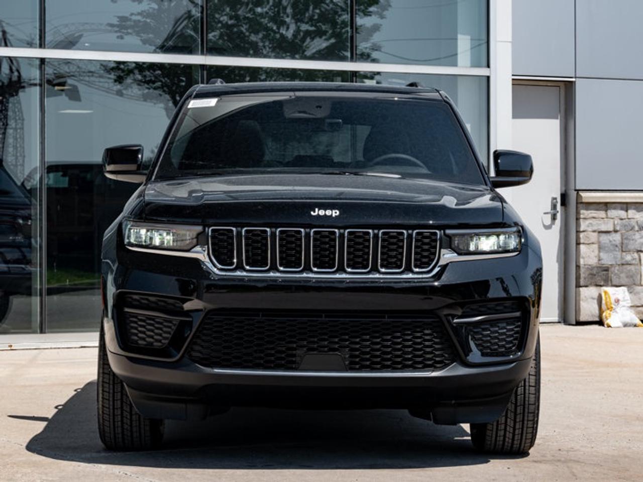 2026 Jeep Grand Cherokee Laredo X Photo