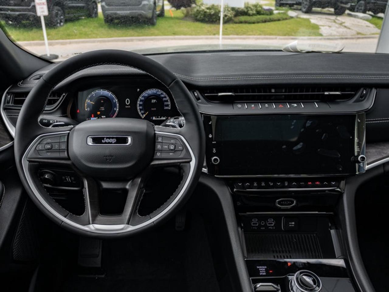 2026 Jeep Grand Cherokee Altitude Photo