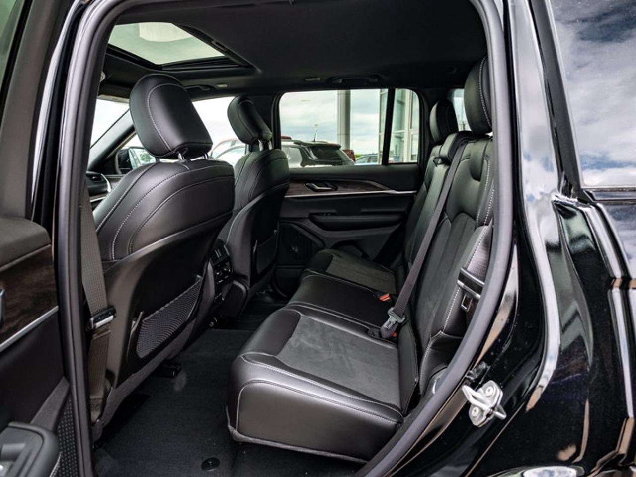 2026 Jeep Grand Cherokee Altitude Photo