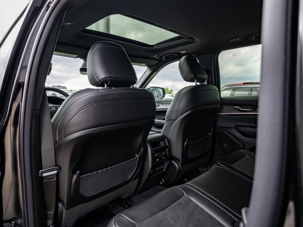 2026 Jeep Grand Cherokee Altitude Photo