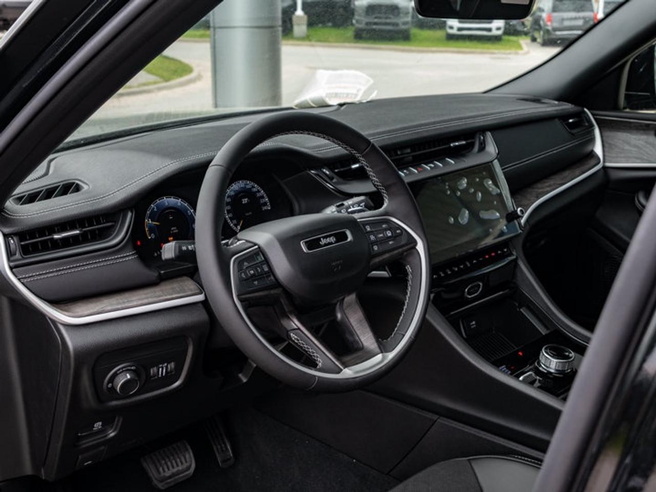 2026 Jeep Grand Cherokee Altitude Photo