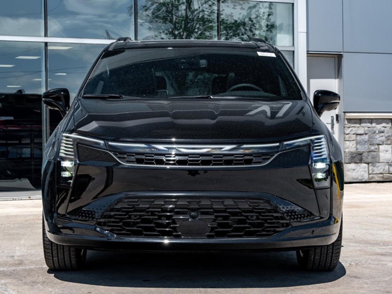 2027 Chrysler Pacifica Limited Photo