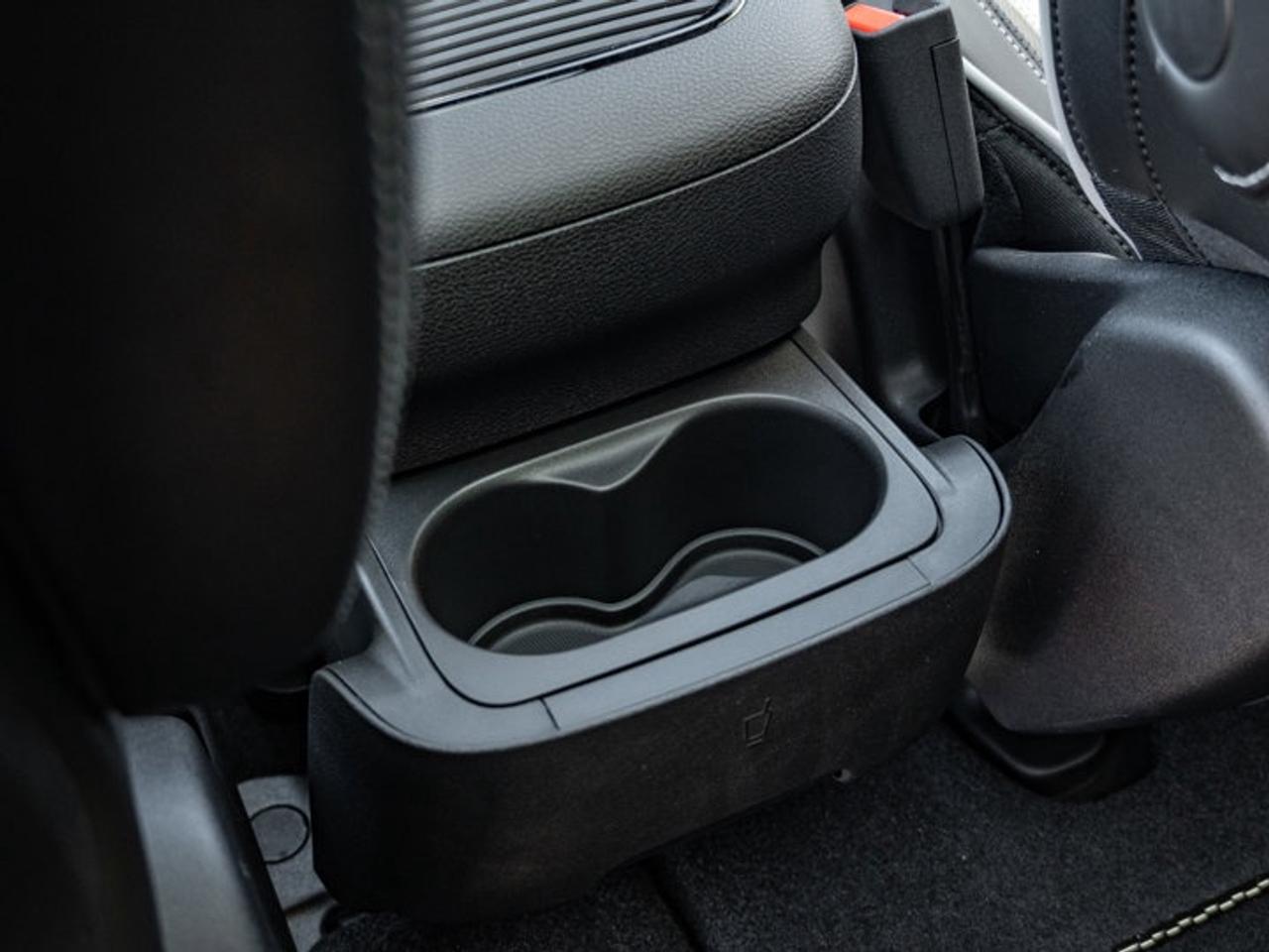 2027 Chrysler Pacifica Limited Photo