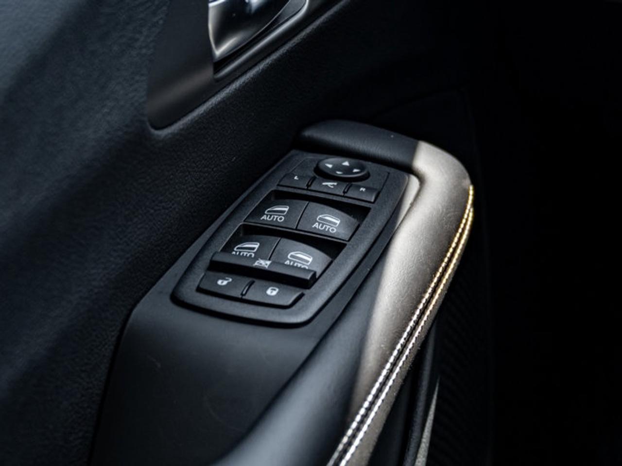 2027 Chrysler Pacifica Limited Photo