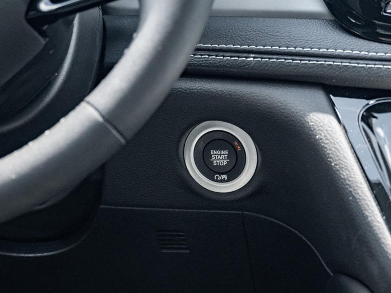 2027 Chrysler Pacifica Limited Photo