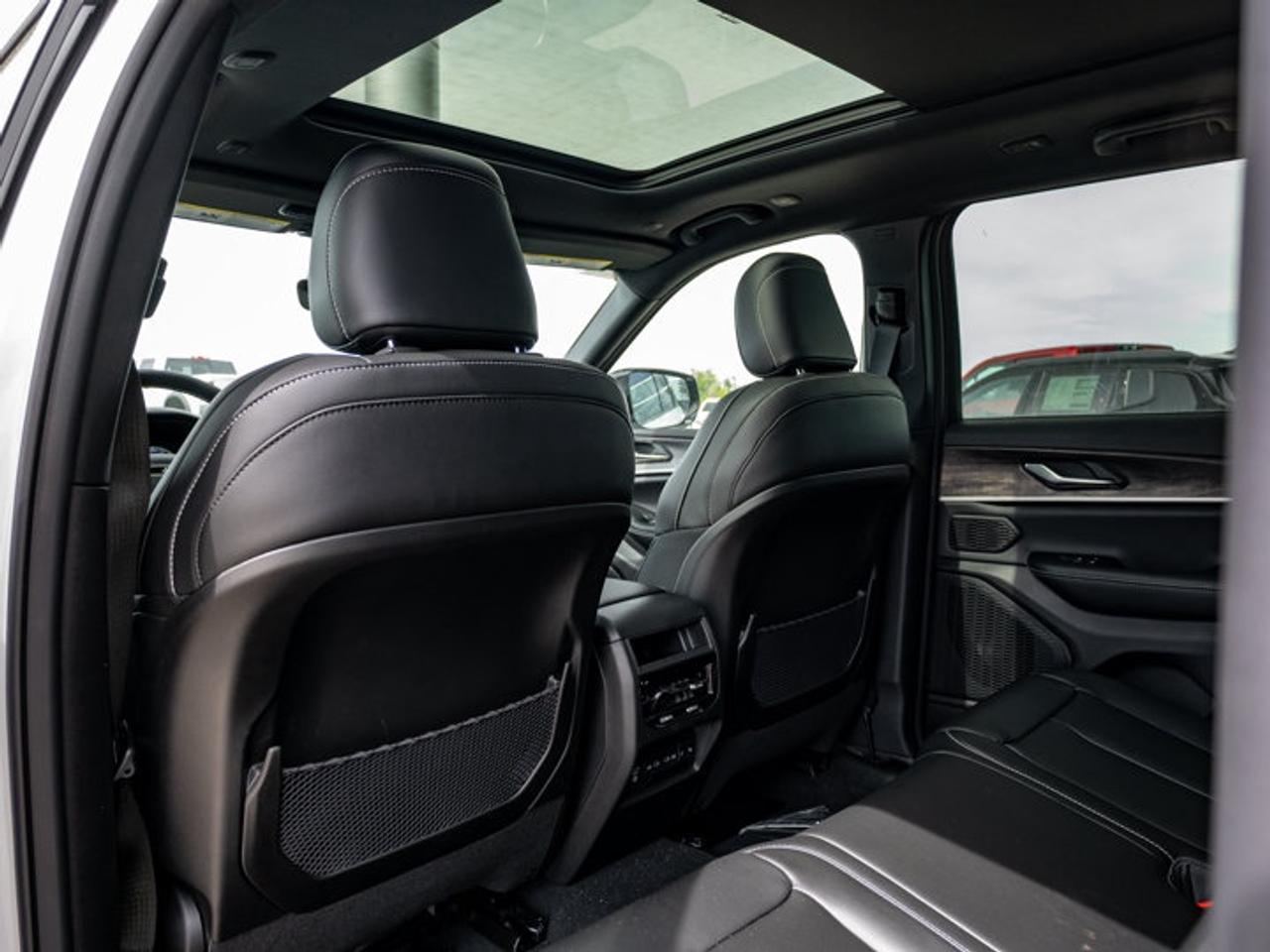 2026 Jeep Grand Cherokee Limited Photo