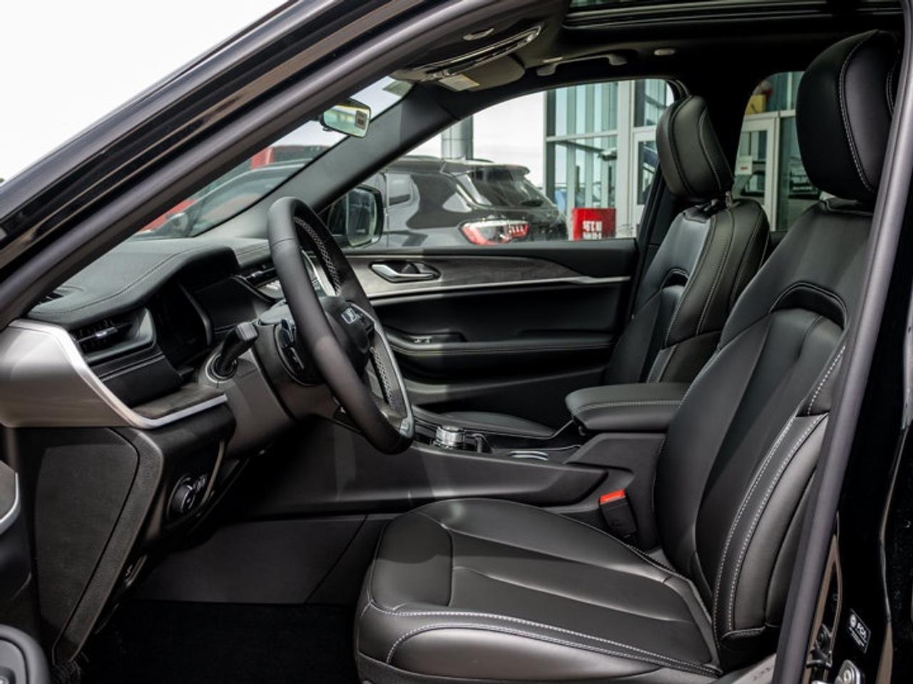 2026 Jeep Grand Cherokee Limited Photo