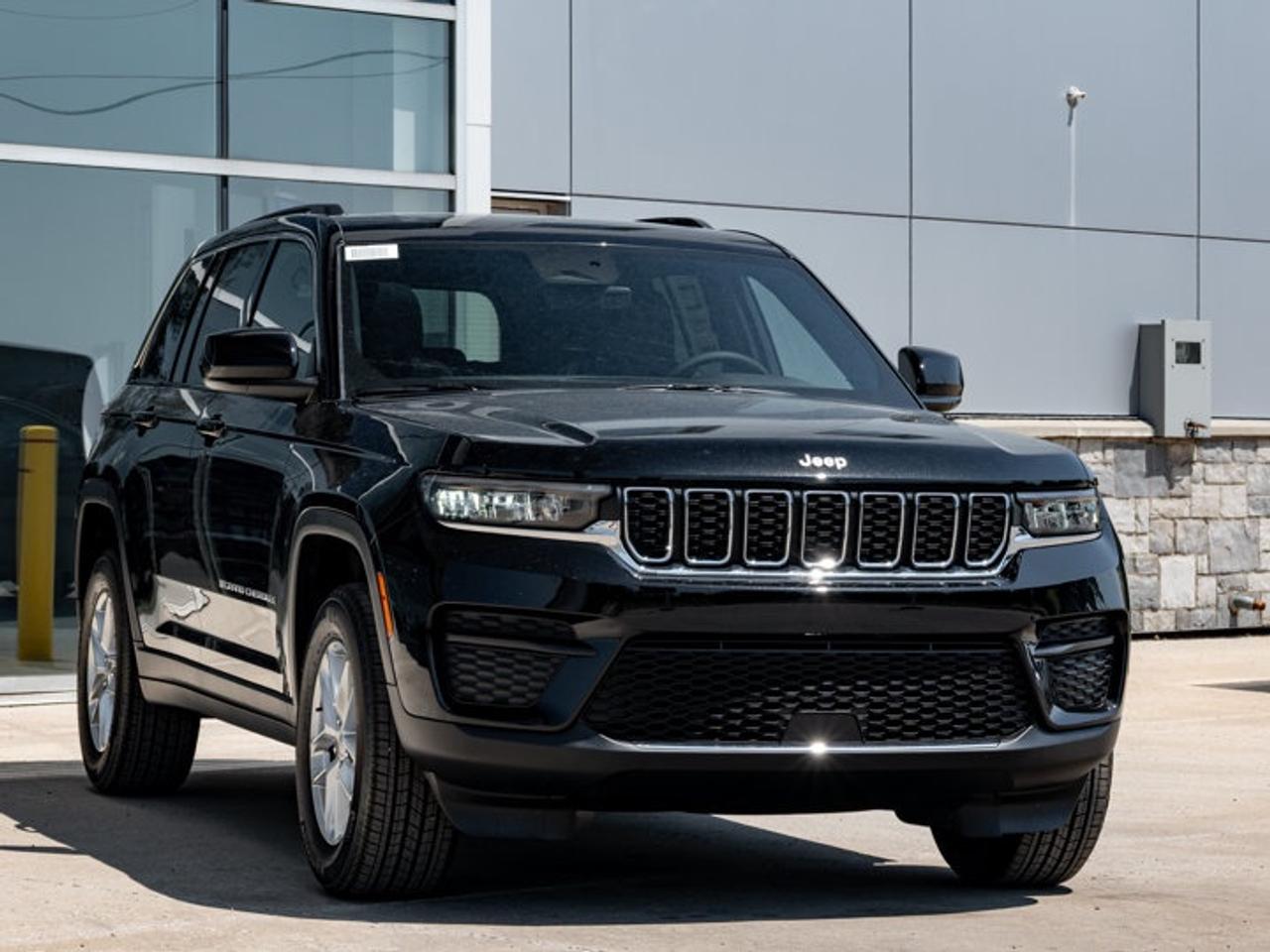 2026 Jeep Grand Cherokee Laredo X Photo