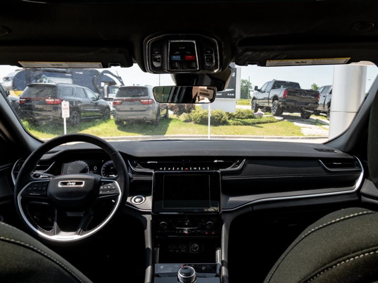 2026 Jeep Grand Cherokee Laredo X Photo