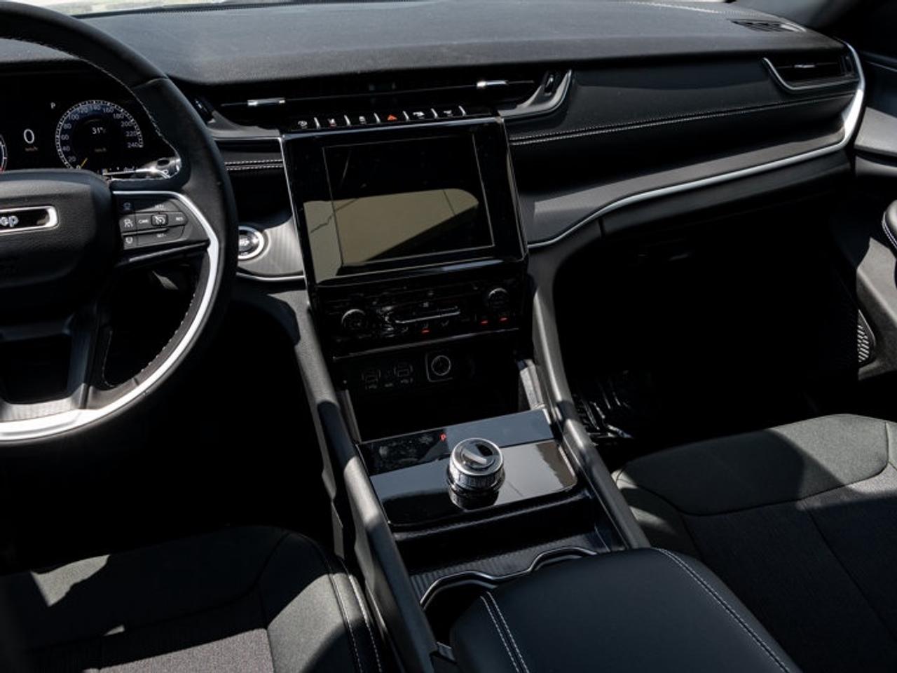 2026 Jeep Grand Cherokee Laredo X Photo