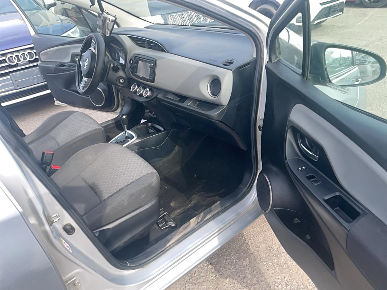 2017 Toyota Yaris LE Photo