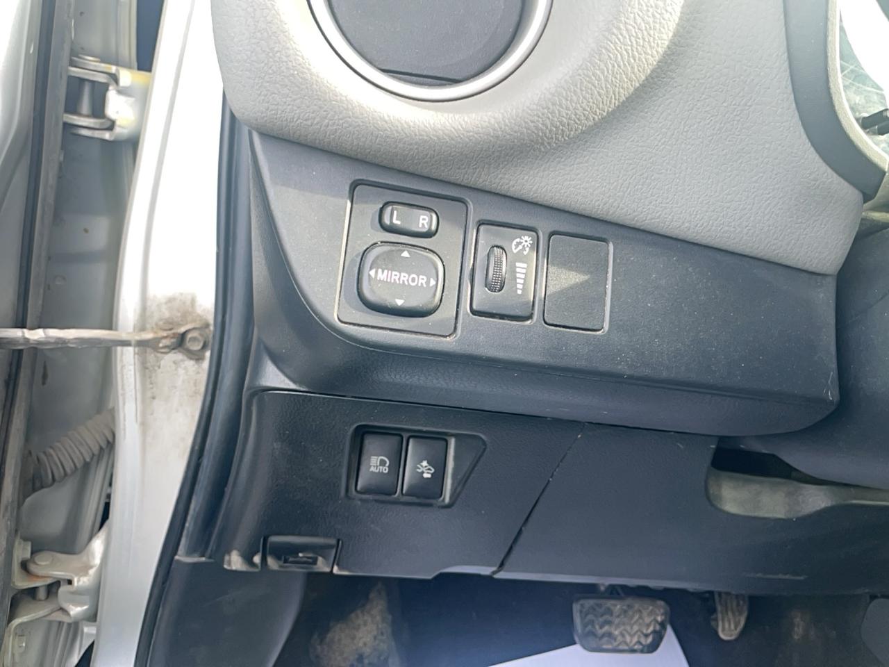 2017 Toyota Yaris LE Photo