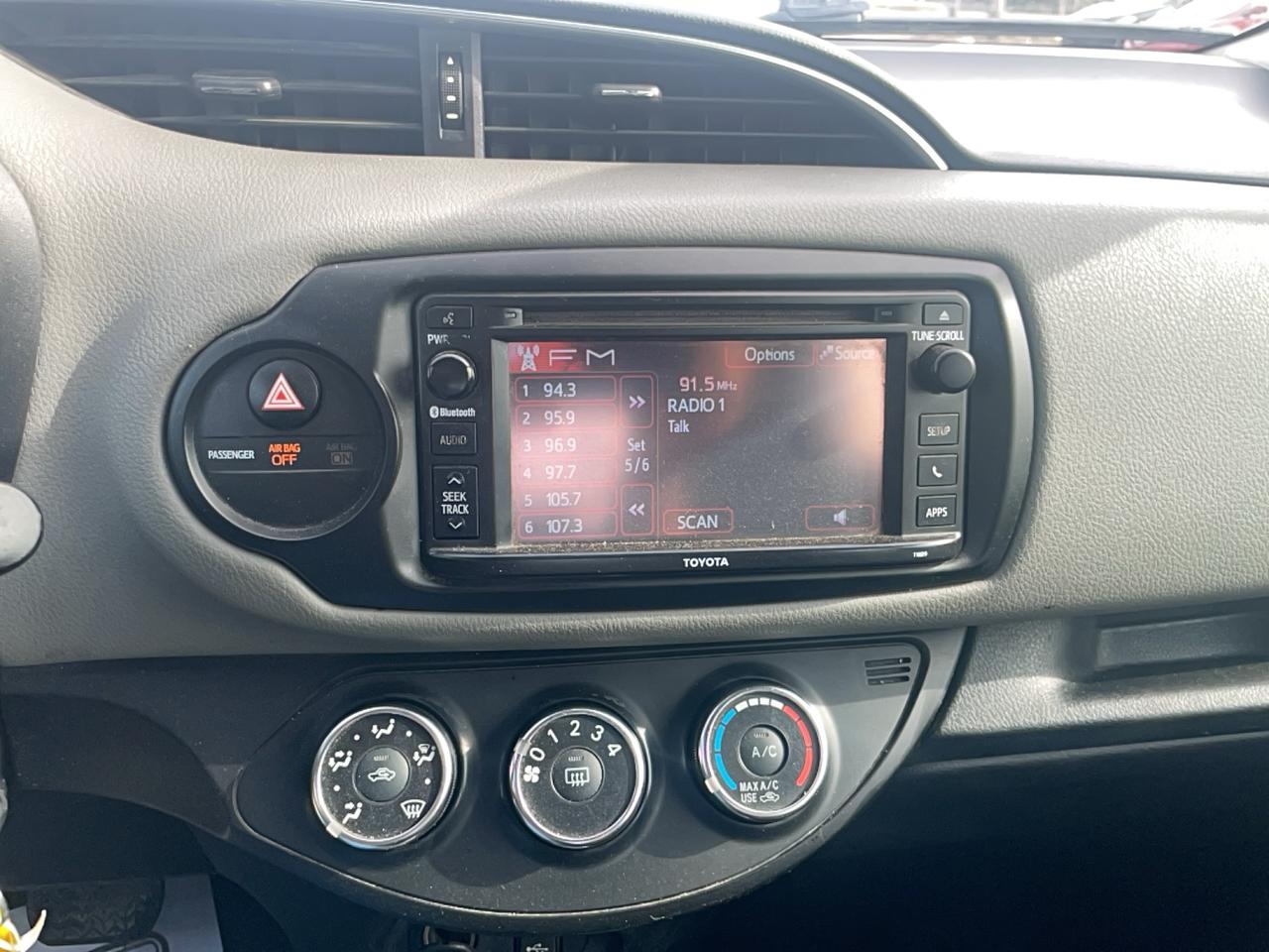 2017 Toyota Yaris LE Photo