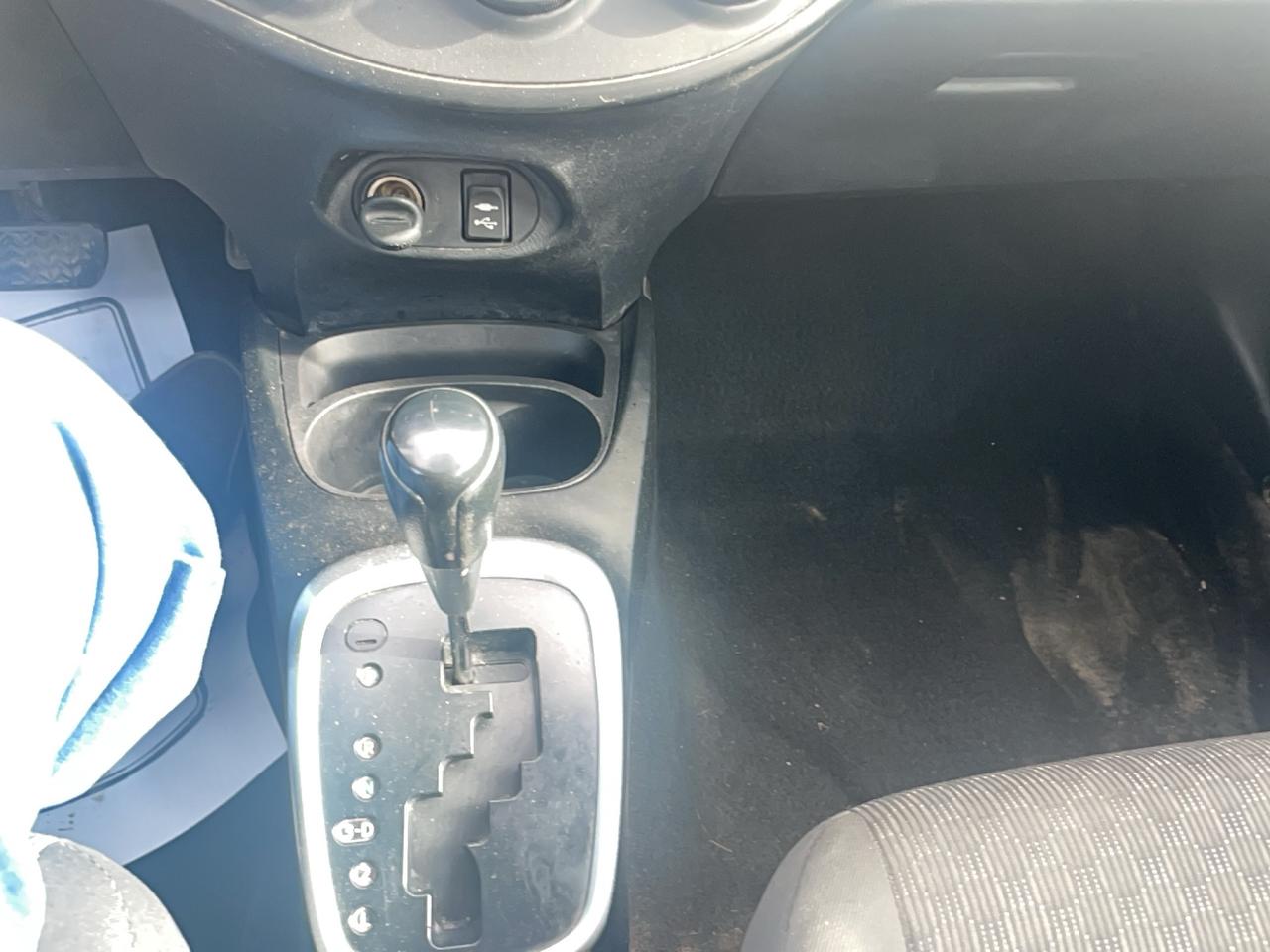 2017 Toyota Yaris LE Photo